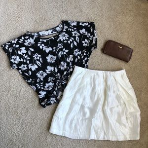 ❤️3 for $20❤️ H&M White Midi Skirt